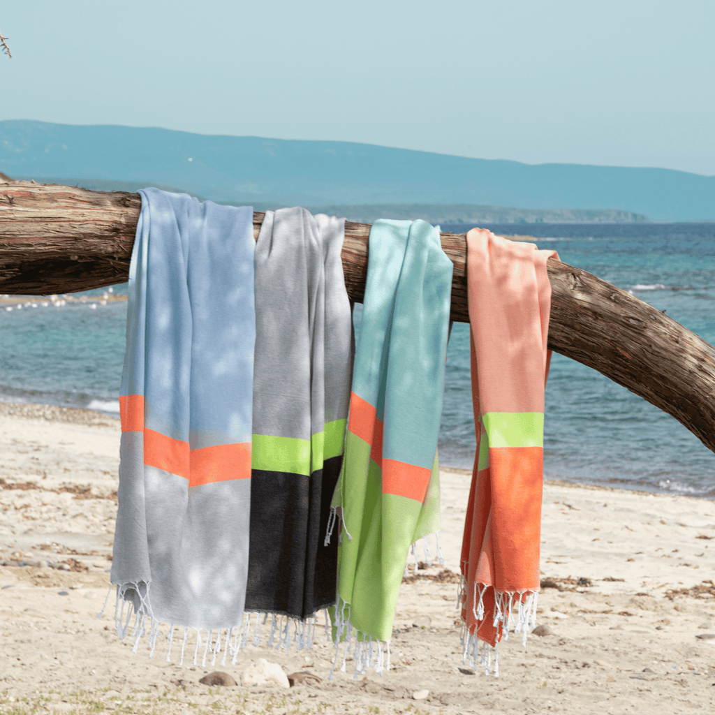 2-in-1 Beach Towel Bag in Grey & Charcoal – Made from Recycled Cotton