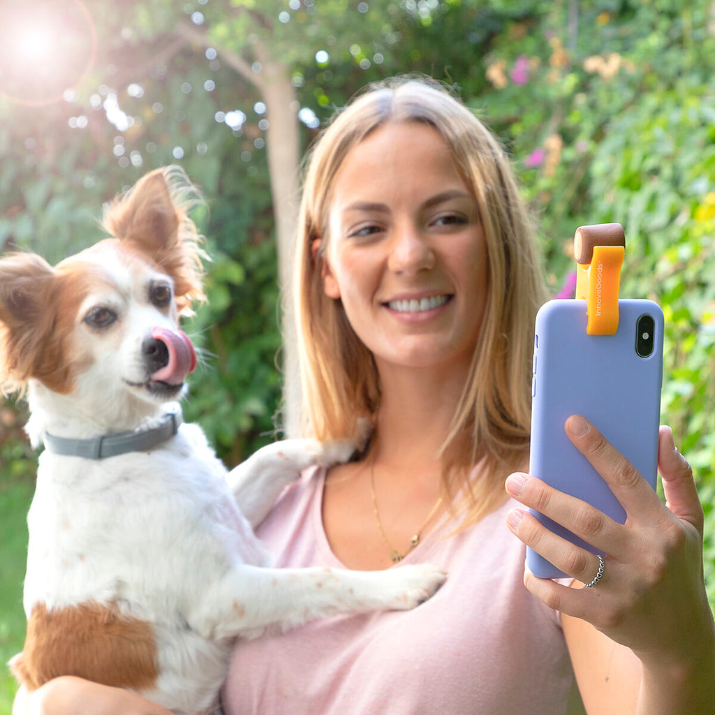 Your PET Not Posing for your Photos or Videos ?  We have a Selfie Clip for him to pose but be careful they might take their treat before you take your Pic!!!!