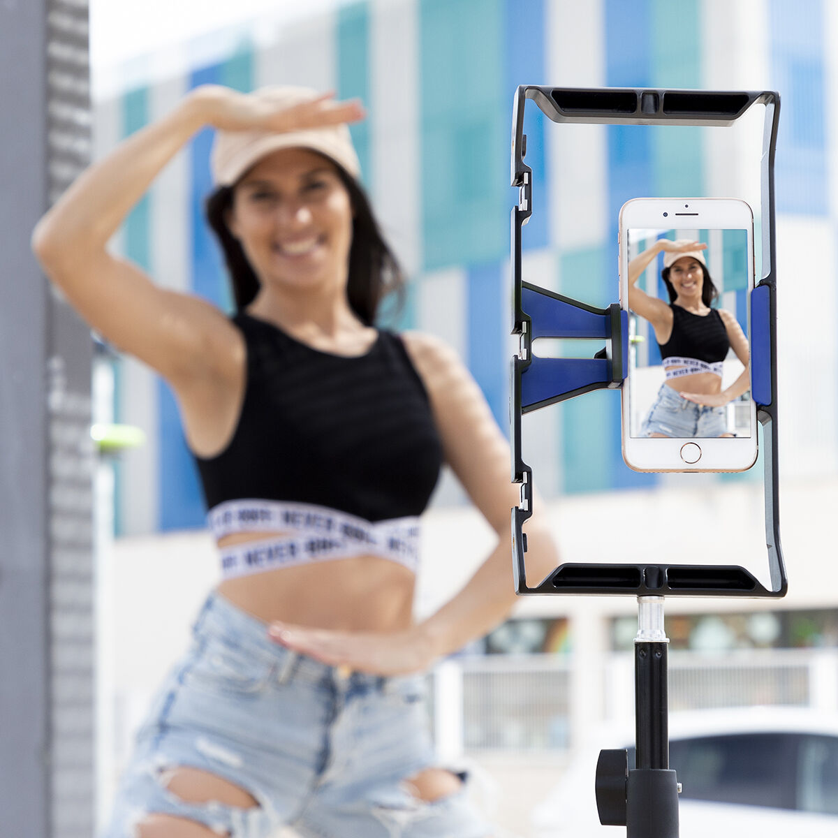 Smartphone Holder with Manual Stabiliser to film like a PRO with your iPhone PRO or Android!!