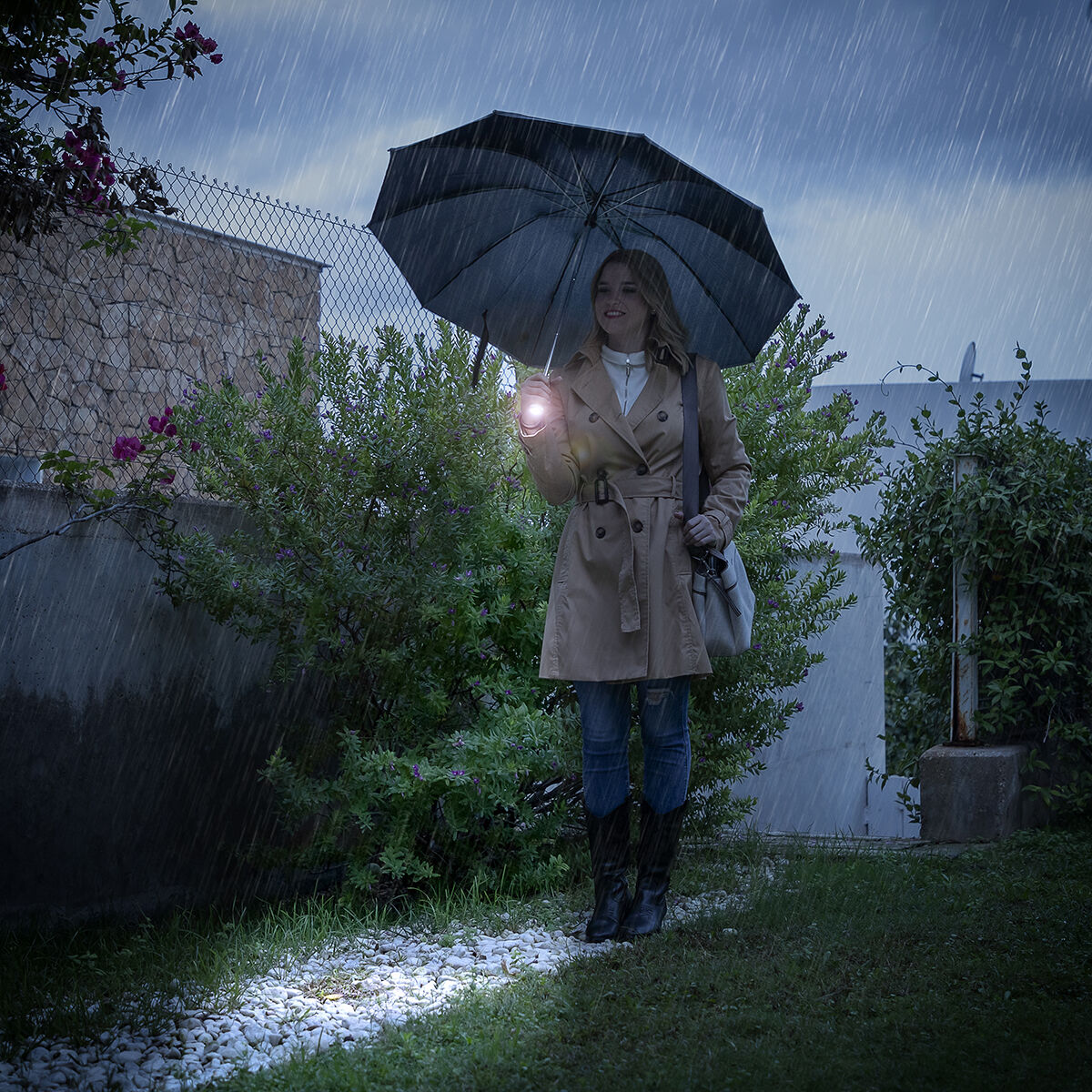 Folding Inverted Umbrella with LED Light!