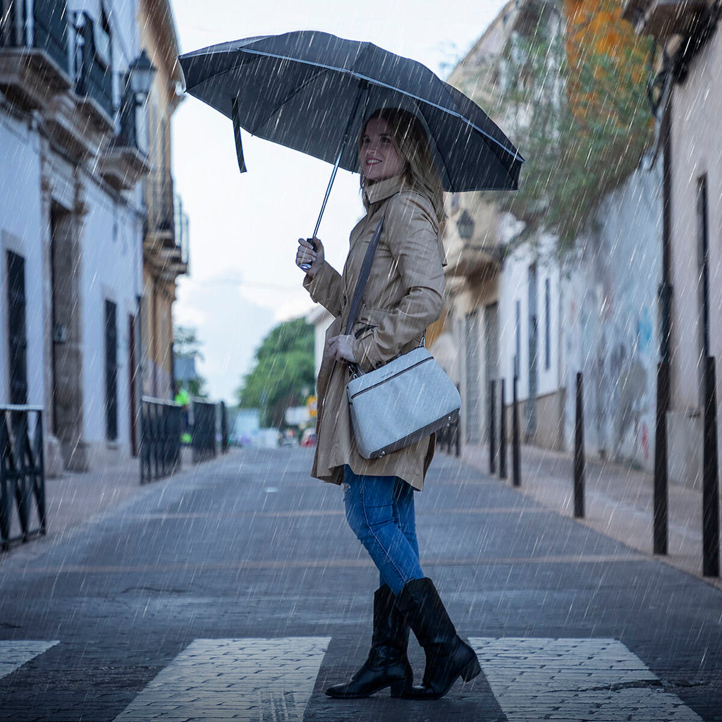 Folding Inverted Umbrella with LED Light!