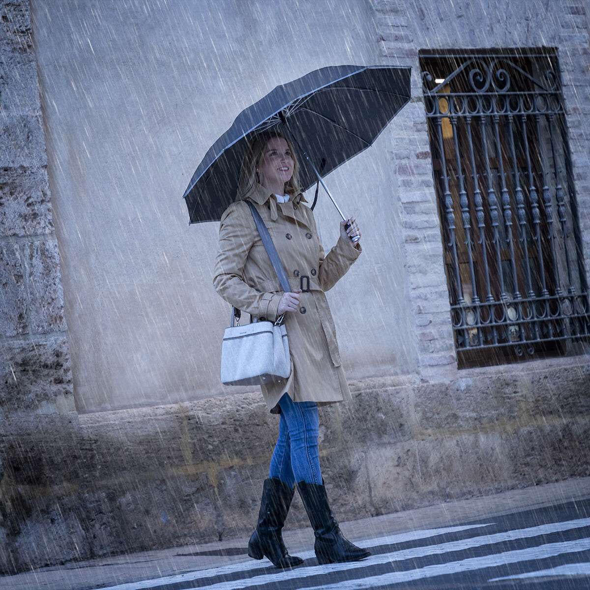 Folding Inverted Umbrella with LED Light!